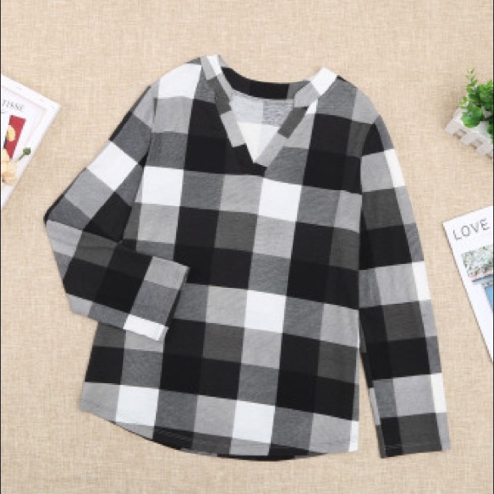 Black + White Plaid Top - Picture 4 of 7